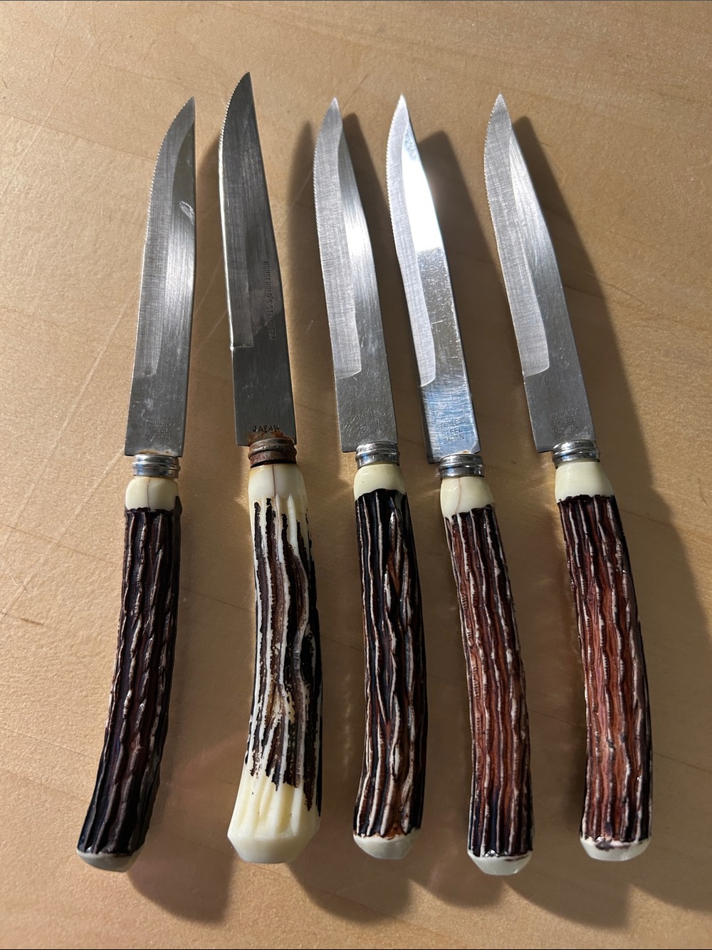Set of 5 Bakelite Style Retro Steak Knives with Faux Stag Handles
